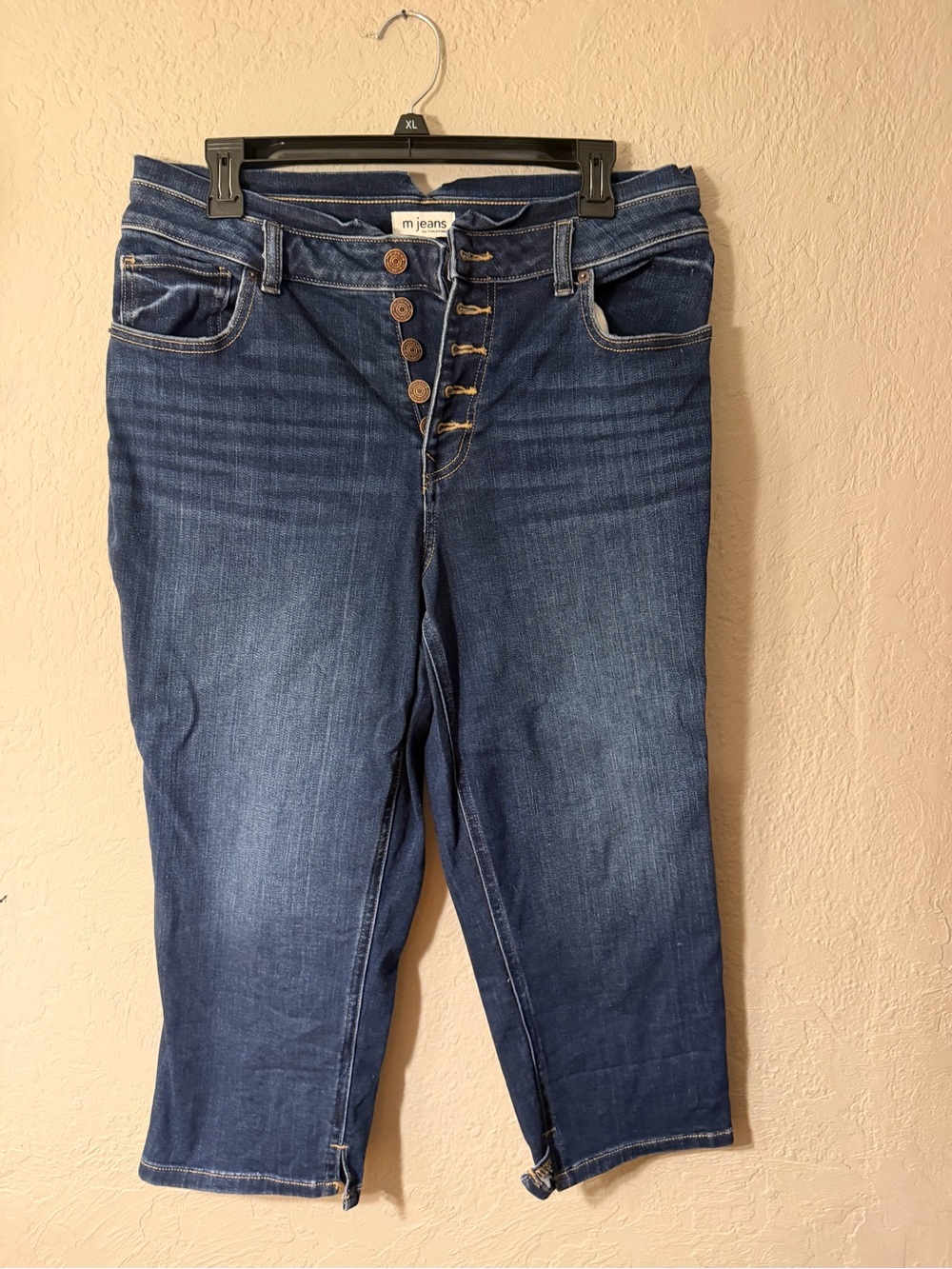 Women's Dark Blue Button-Fly Capri Jeans